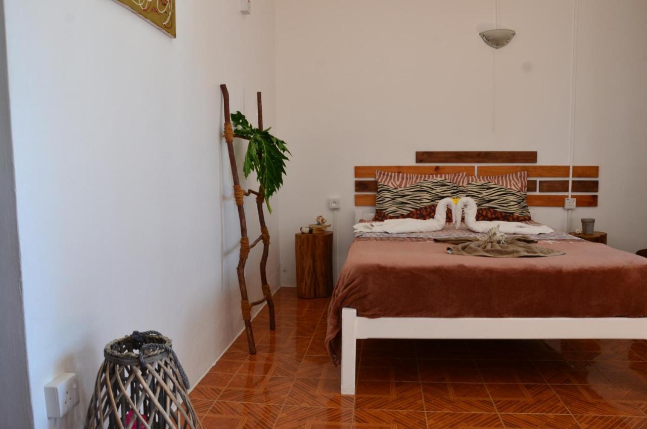 Le Pole Hotel Grand Baie Bagian luar foto