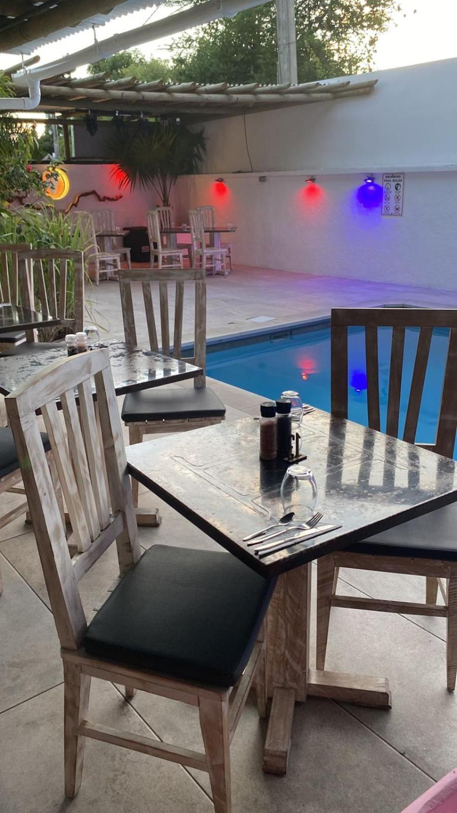 Le Pole Hotel Grand Baie Bagian luar foto