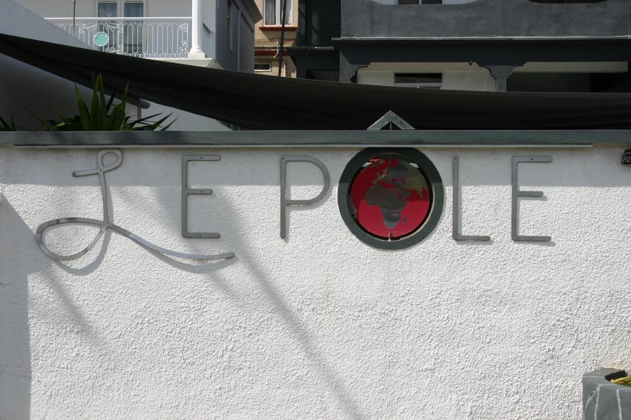 Le Pole Hotel Grand Baie Bagian luar foto