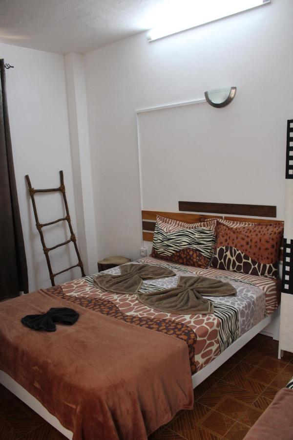 Le Pole Hotel Grand Baie Bagian luar foto